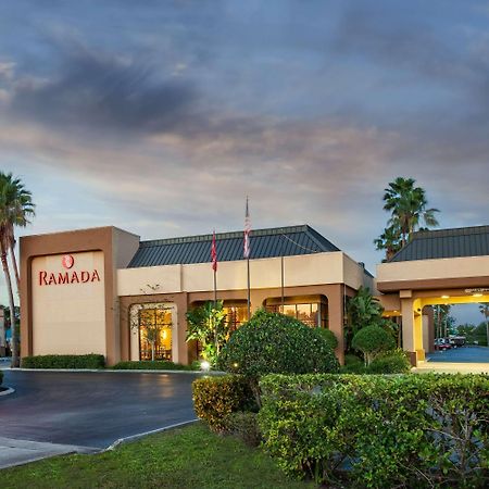 Ramada By Wyndham Orlando Florida Mall Hotel Exterior photo