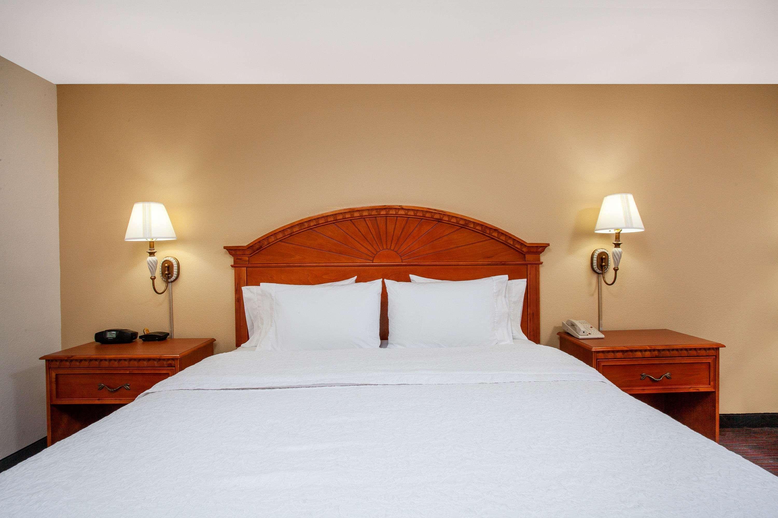 Ramada By Wyndham Orlando Florida Mall Exterior photo
