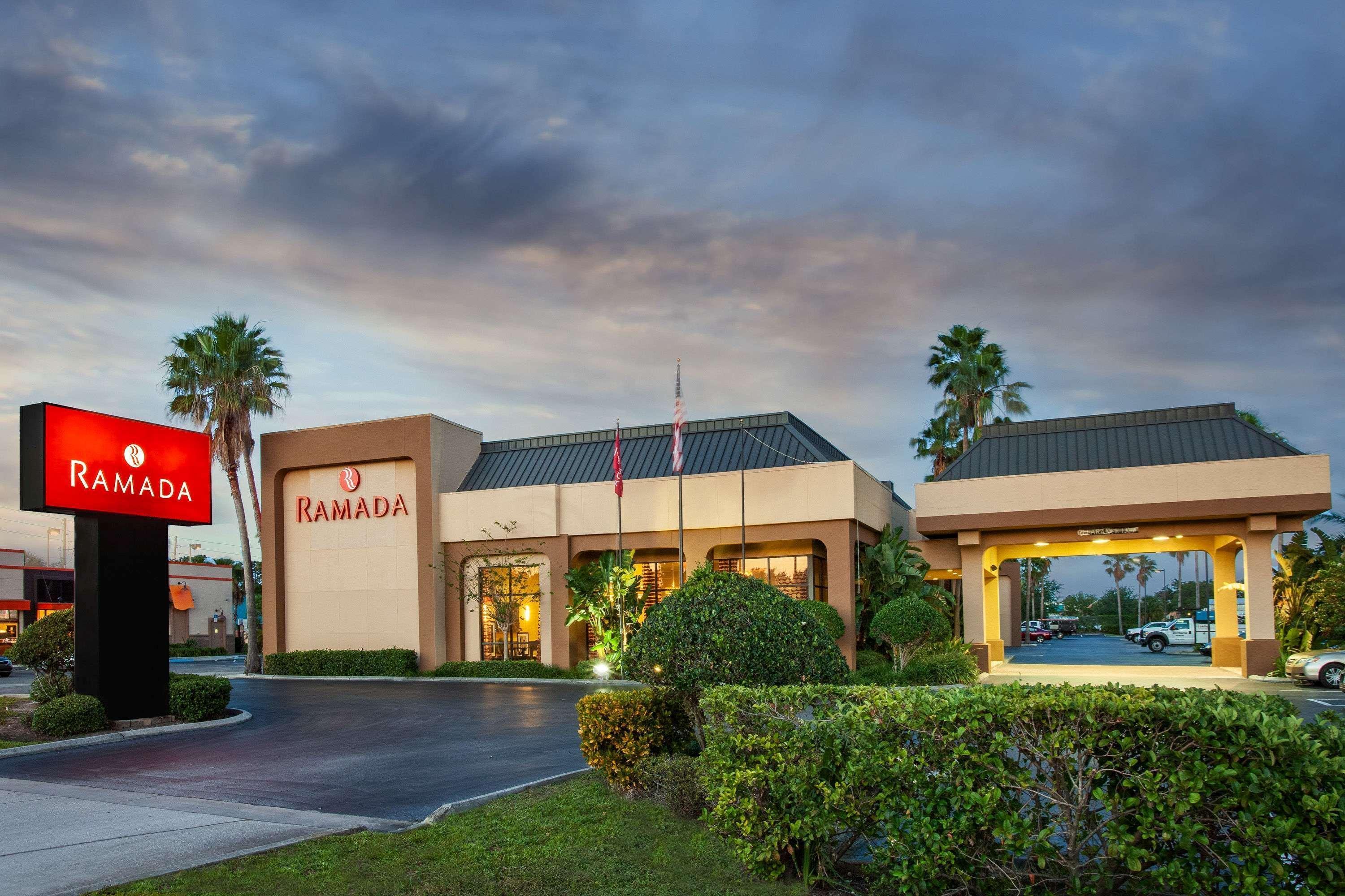 Ramada By Wyndham Orlando Florida Mall Hotel Exterior photo