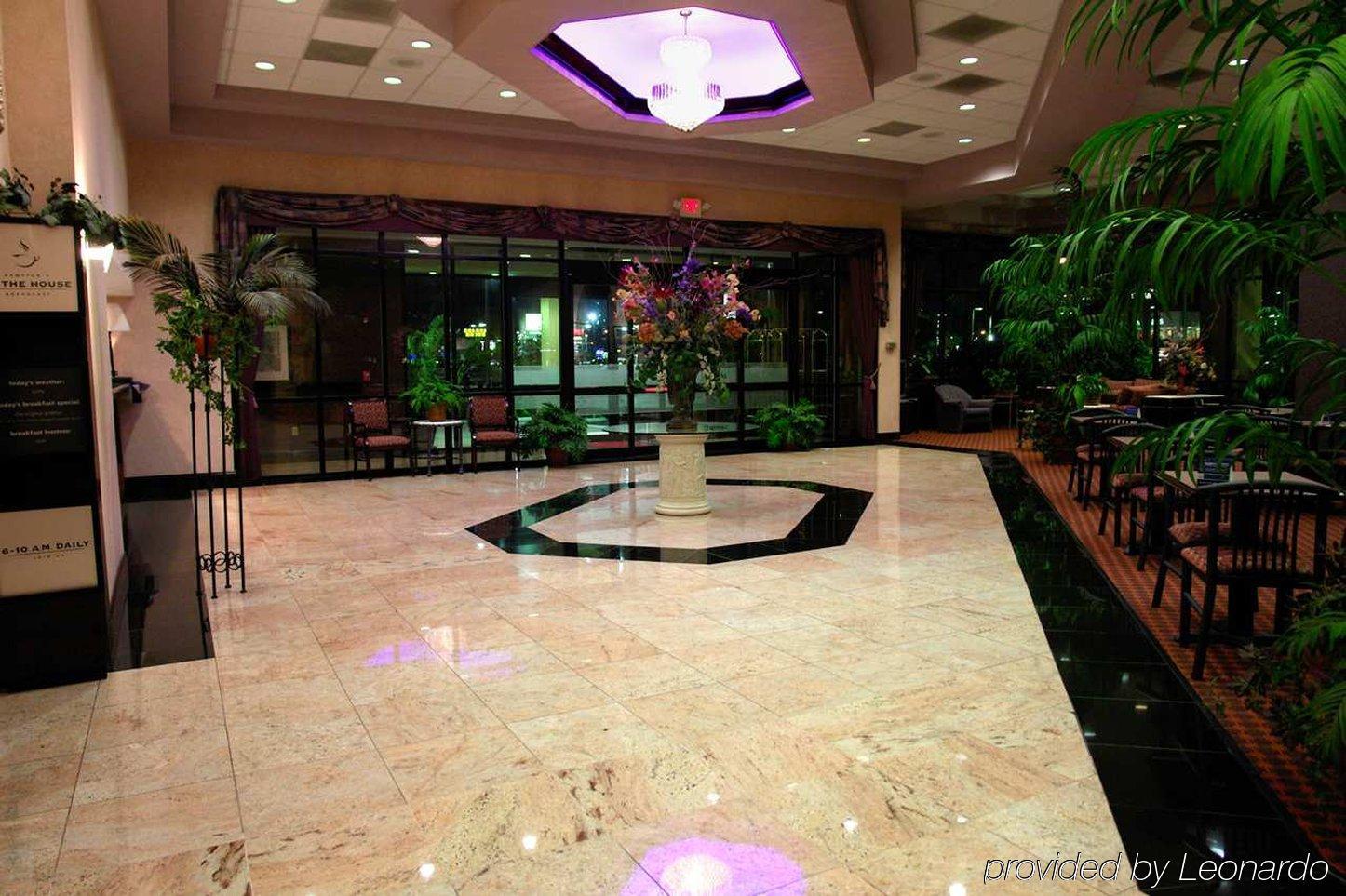 Ramada By Wyndham Orlando Florida Mall Hotel Interior photo