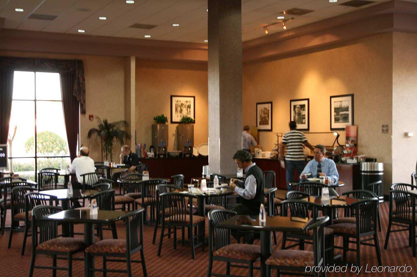 Ramada By Wyndham Orlando Florida Mall Hotel Restaurant photo