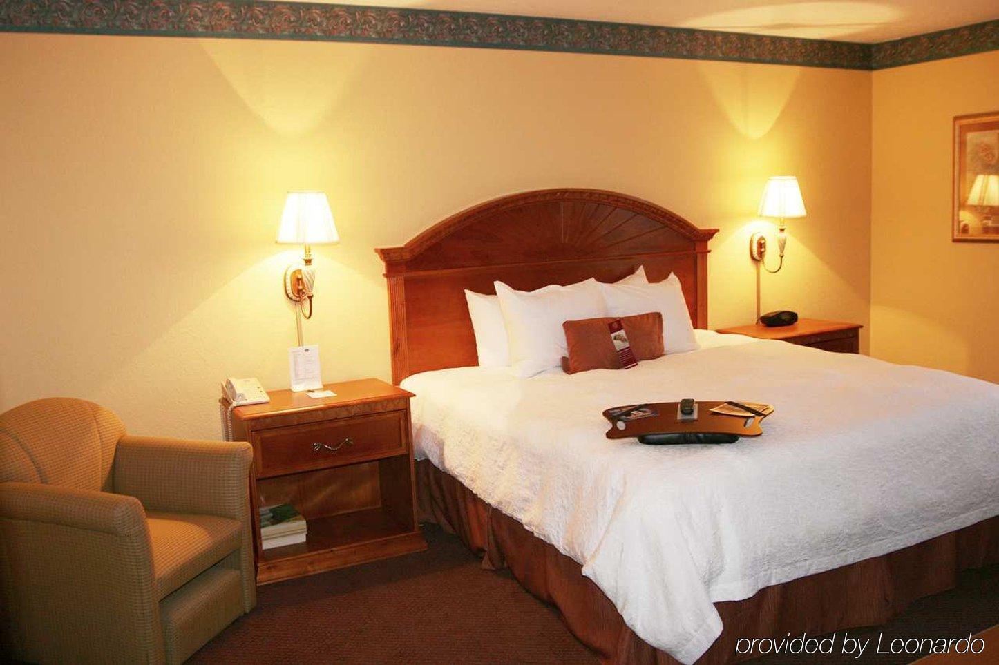 Ramada By Wyndham Orlando Florida Mall Exterior photo