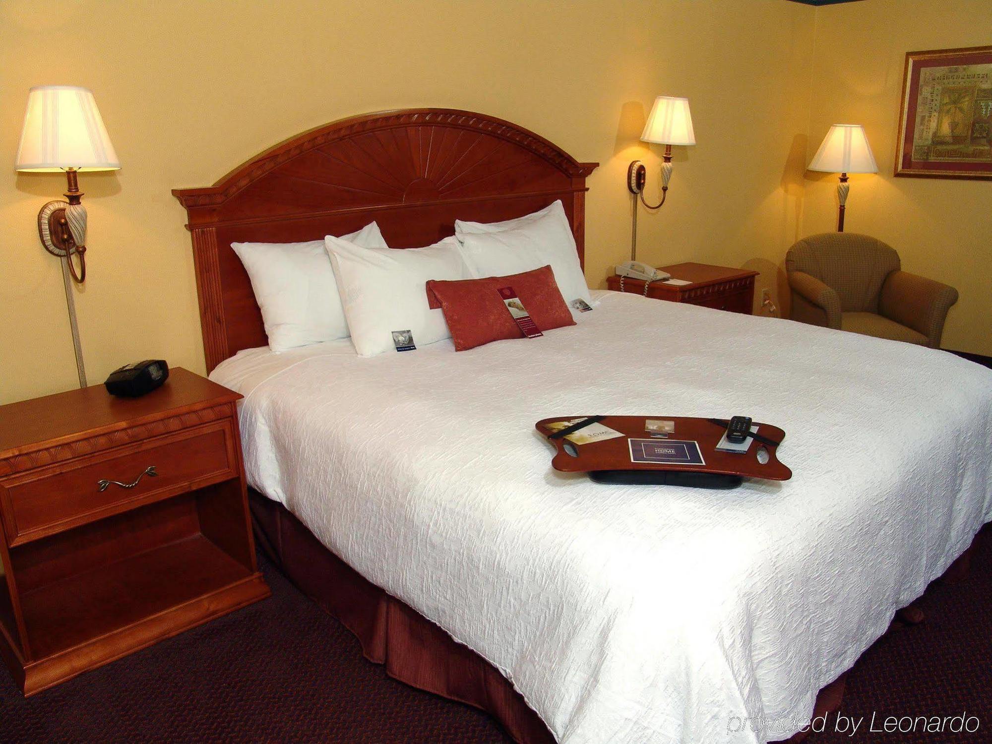 Ramada By Wyndham Orlando Florida Mall Exterior photo