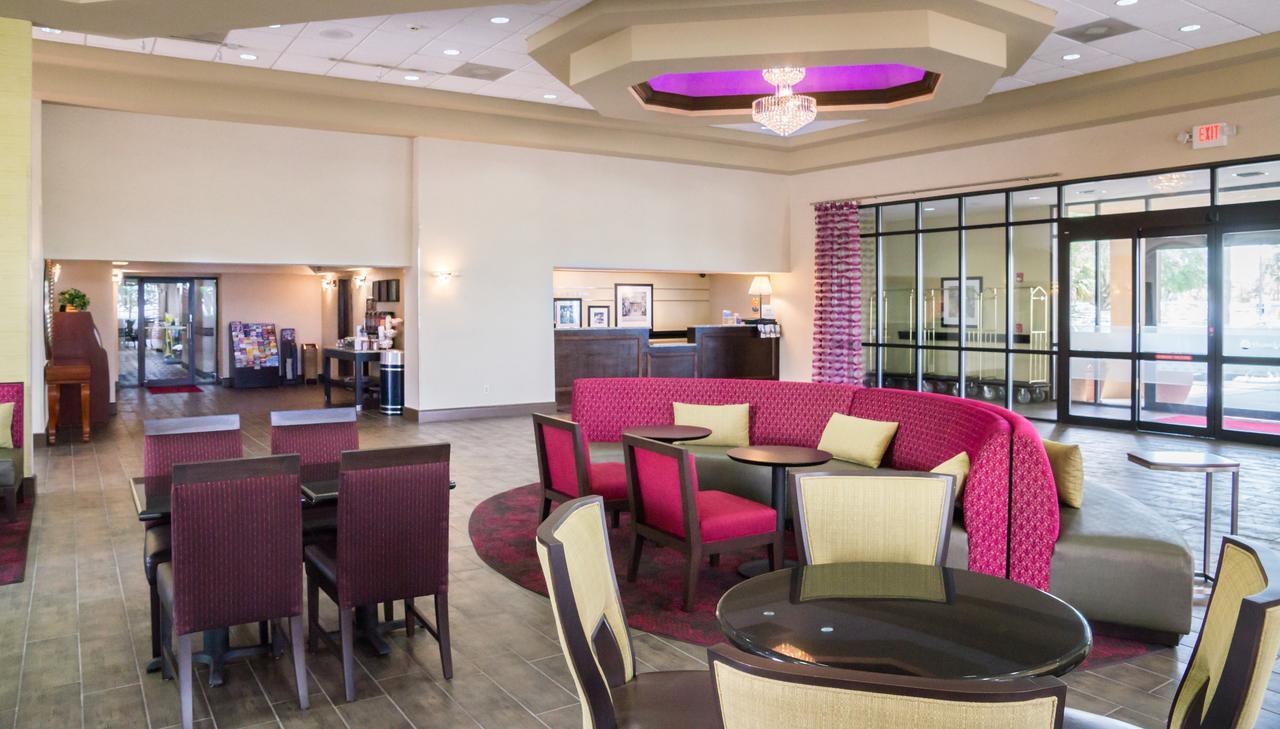 Ramada By Wyndham Orlando Florida Mall Exterior photo
