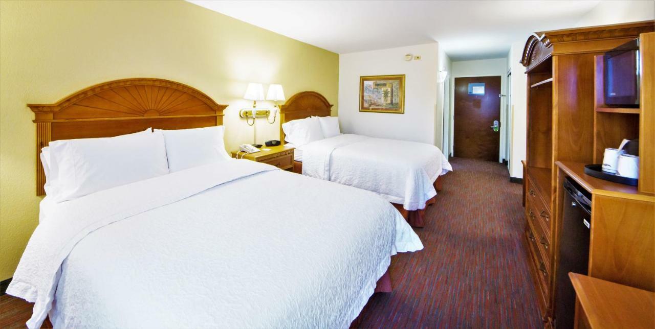 Ramada By Wyndham Orlando Florida Mall Exterior photo